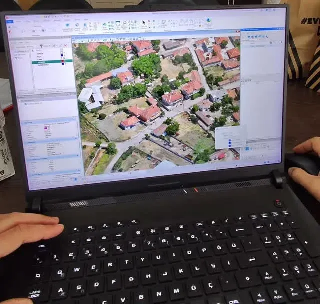 Delineación en NetCAD en la oficina